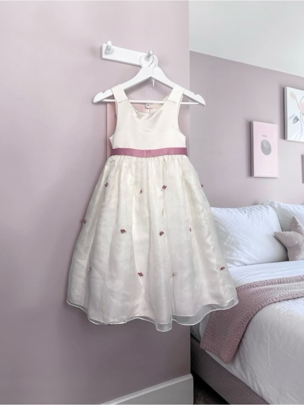 Cinderella Girls Dress White & Cream Satin Organza Flower Girl Size 4/4T EUC